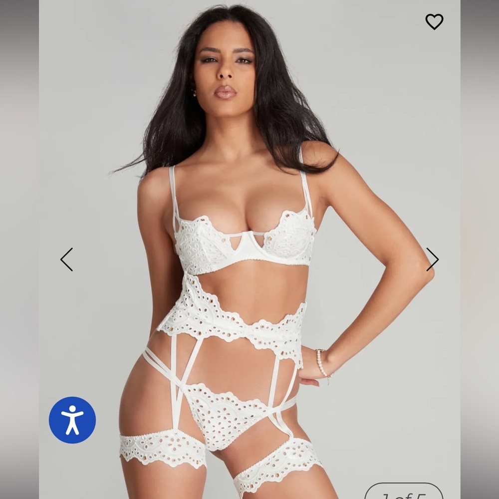 Agent provocateur Nicoletti set white, Bra 34D - garter sz 2 - thong sz 3, NWT